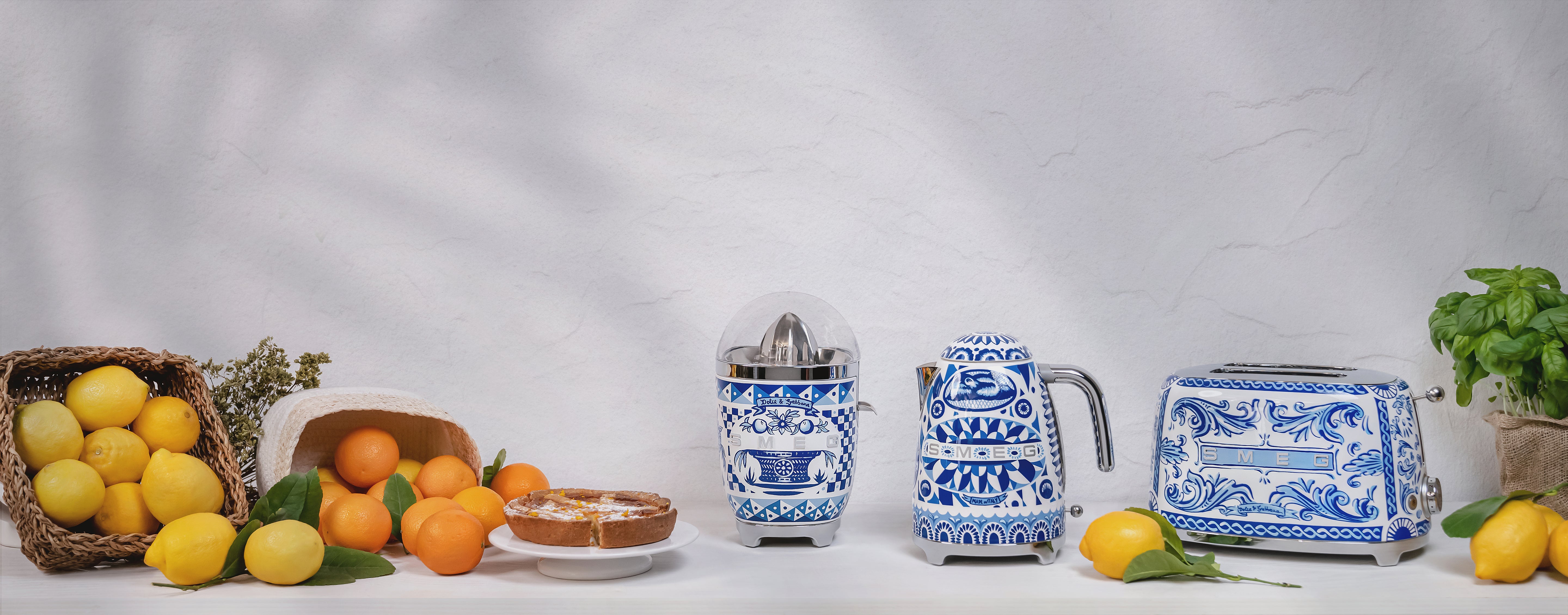 محمّصة توست لشريحتين بتصميم خاص من Smeg موديل TSF01DGB – إصدار خاص Dolce & Gabbana (D&G)