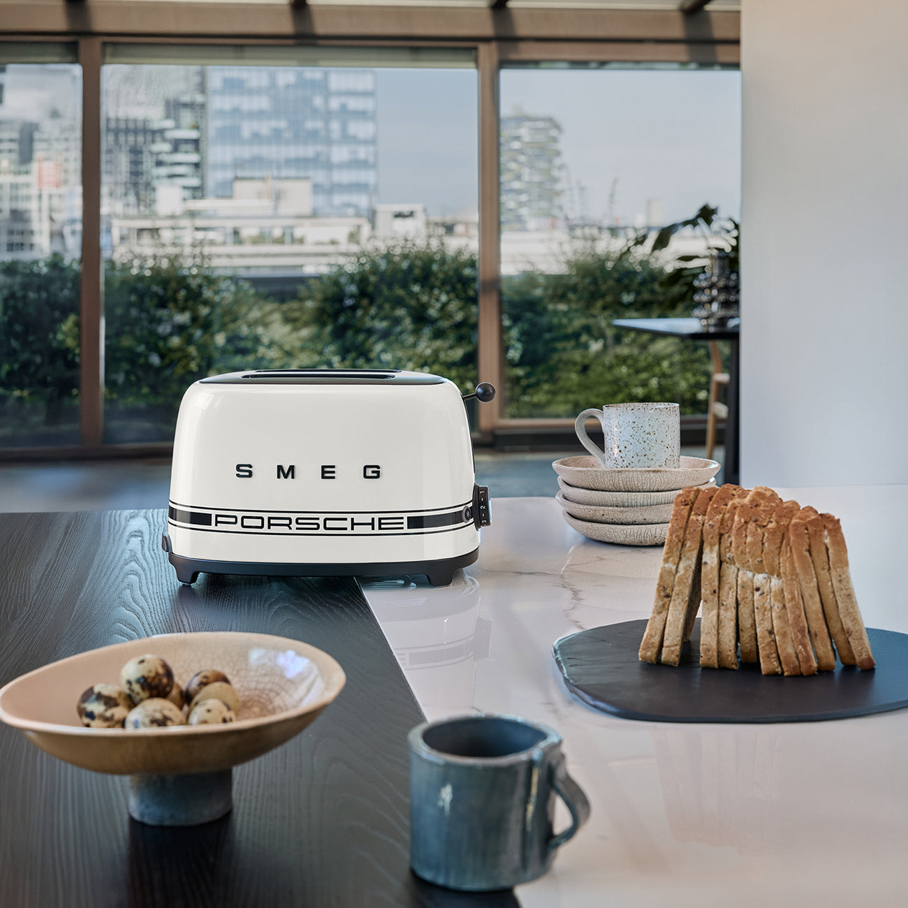 إصدار محدود — محمصة خبز Smeg TSF01