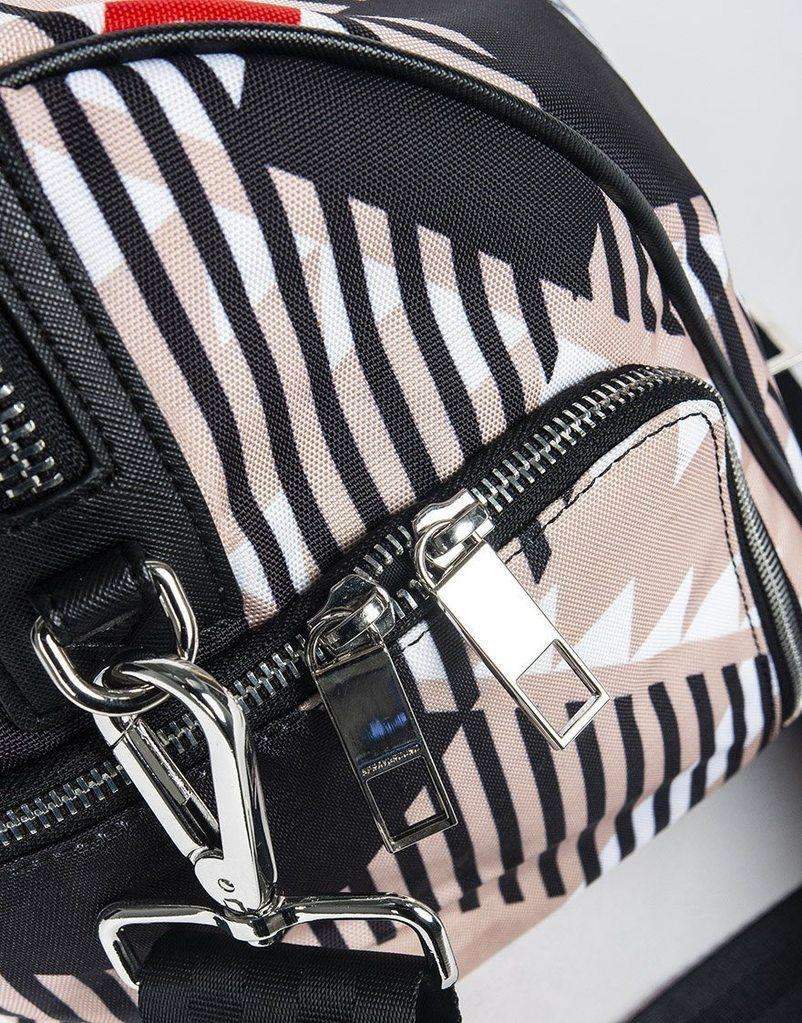 حقيبة سفر القرش في لندن  (SHARKS IN LONDON DUFFLE)